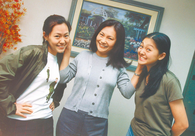 S妈与大小S感情非常好，一路支持姊妹俩闯荡演艺圈。（图／中时资料照）