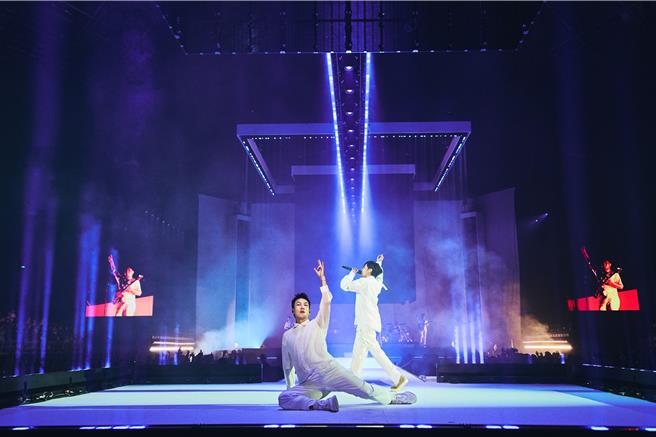 蘇打綠演唱〈控制狂〉時，現場熱情全面失控。（緒風提供）