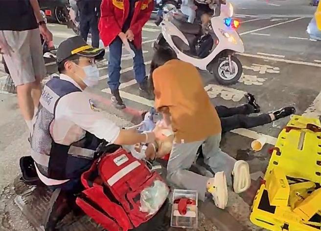 黄馨仪救援过程影片上传网路上，感动不少网友。（黄馨仪提供／任义宇高雄传真）