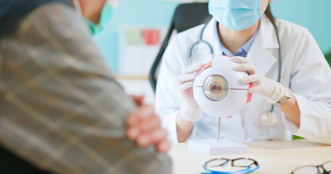 青光眼恐失明！75岁男没做到1件事，视力恶化丧失一半视野。（示意图：shutterstock／达志）