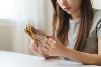 村民集體掉髮 害婚事告吹、孩子不敢上學 凶手竟是它 