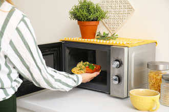 加熱食物要小心！「廚房常見錯誤」恐罹失智症