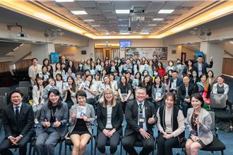 矽谷教母台中開講 數位時代教養祕訣大公開