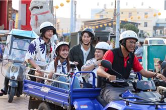 王彩樺累到「靠腰」：工作不友善 看到江宏傑突發出怪聲