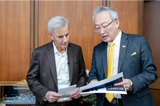 接受法媒專訪   吳志中：台灣是「自成一格」的國家