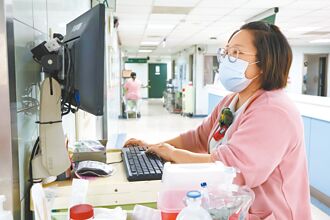 政府喊公職占5成 醫院嘆有難度