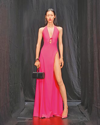 柱延看秀自拍 蔡依林怪美的