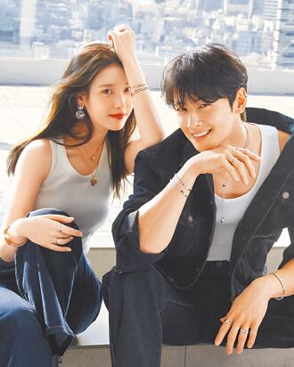 IU同框车银优 耀眼光芒挡不住