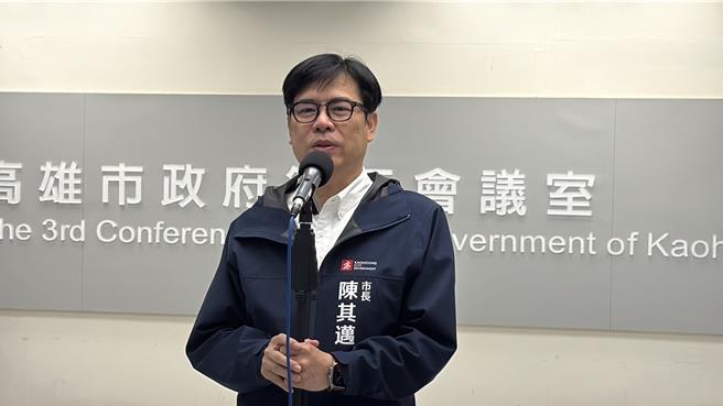 立法院财政委员会10日举行「超徵税收还税于民」公听会，国民党提出「税收超徵全民共享发放现金特别条例草案」，主张普发1万元现金。对此，高雄市长陈其迈11日受访时强调，普发现金不应该是常态。（洪浩轩摄）