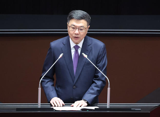 立法院11日审查「114年度中央政府总预算案」覆议案，行政院长卓荣泰前往报告并备询。（姚志平摄）