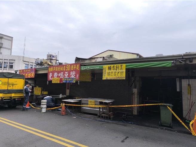 第五市場遭焚毀店家仍無法營業。（李京昇攝）
