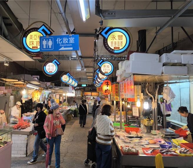 第五市場九成以上店家陸續營業。（李京昇攝）