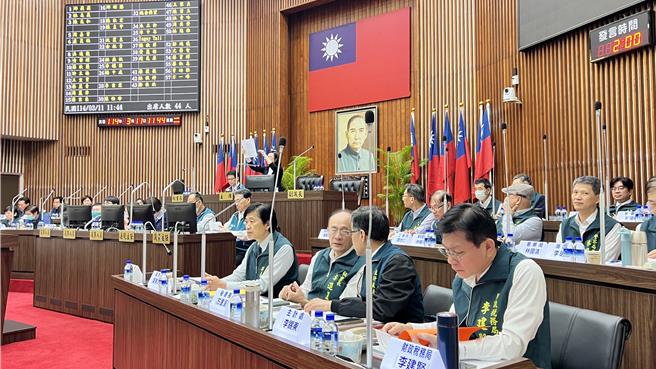 台南市议会今（11）日临时会开幕，市长黄伟哲因参加东京食品展未出席，由副市长叶泽山代表列席。（张毓翎摄）