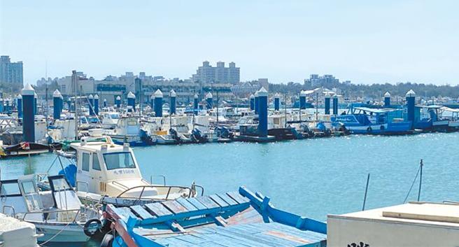 2024年度渔船用汽油补贴已于2025年1月1日起开始受理申请，农业部渔业署提醒，请渔船（筏）主于3月31日前备妥2024年度进出港资料及本人之邮局或农会、渔会信用部金融帐户资料，向所属渔会提出申请。（本报系资料照）