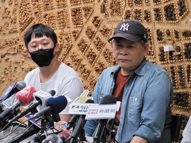 儿子曾陪澎恰恰出席记者会，默默陪伴爸爸度过难关。（图／中时资料照）