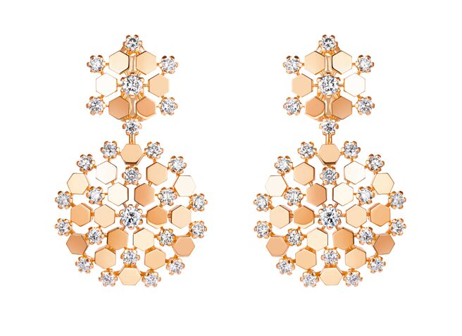 Bee de Chaumet玫瑰金可轉換式耳環。（CHAUMET提供）