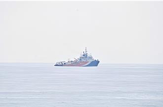 黑盒子電力將耗盡！勇鷹打撈受海象惡劣停擺    趁好天氣加緊進行