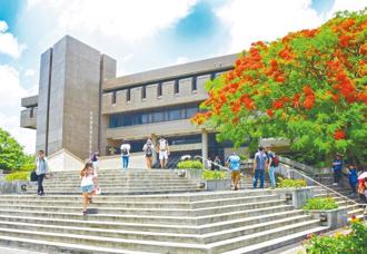 響應政府落實轉型正義 中原大學中正樓更名智信樓