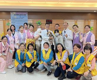 安寧病房迎來「狗醫生」！台大雲林分院推動物輔助治療