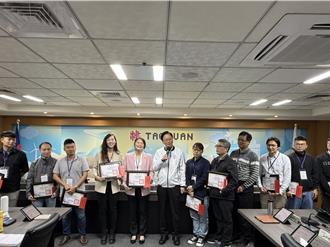 張善政表揚11位工程人員 期許打造宜居安全城市
