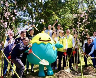 台灣地理中心碑旅遊資訊站6月開幕 日管處植櫻花美化