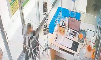大鬧急診室砸傷護理長 街友收押