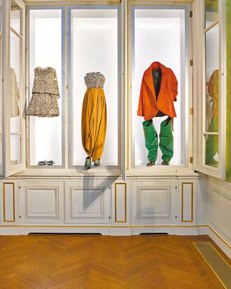 Jonathan Anderson大玩不规则拼接