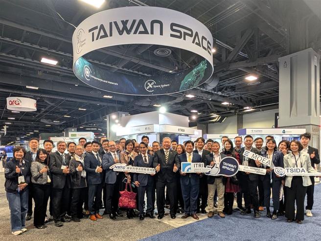 全球最大衛星展SATELLITE 2025開跑，經濟部領軍18家業者設立臺灣館。（經濟部提供）