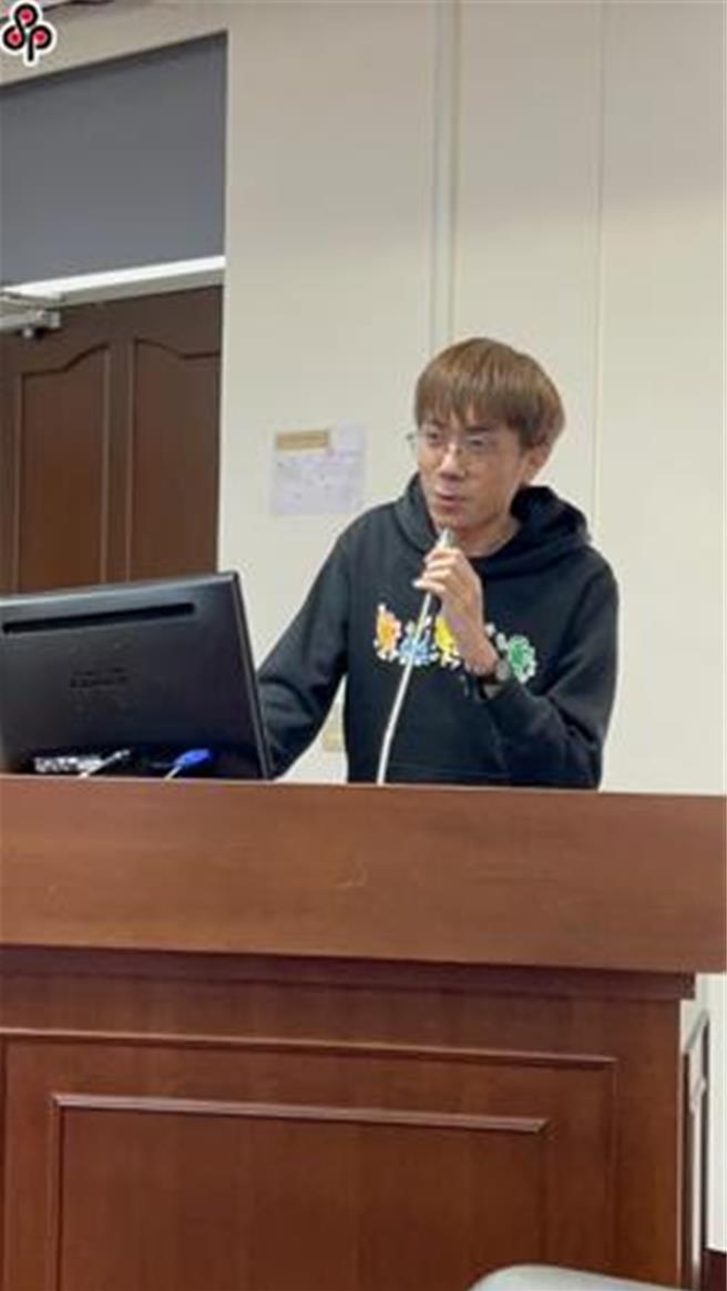 学生团体「一滴优教育协会」理事长蔡其晔表示，希望立法院尽快审议通过青年基本法，让青年有机会成为政策的推动者。（一滴优提供／李侑珊台北传真）