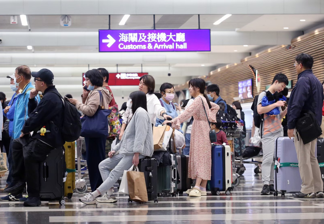 台人出国狂撒1兆！7成国旅只1日游，观光署祭4招提高留宿率。图为桃园机场景图。（示意图／本报资料照）