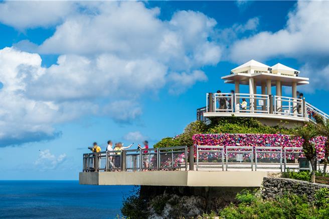 关岛观光恋人岬。（图／The Tsubaki Tower）