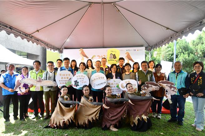 彰化鷹揚八卦賞鷹活動將在3月22、23日在芬園文德國小和八卦山賞鷹平台登場。（葉靜美攝）