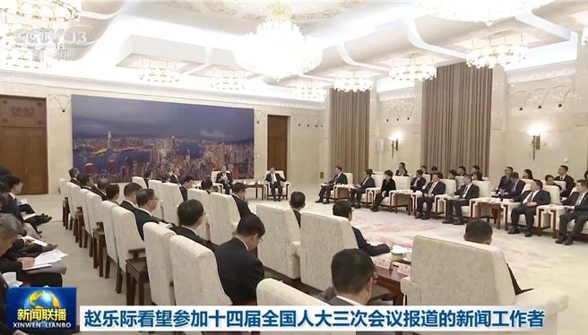 大陆全国人大常委会委员长赵乐际病癒，晚间大陆央视新闻联播播出会见画面。（央视新闻）