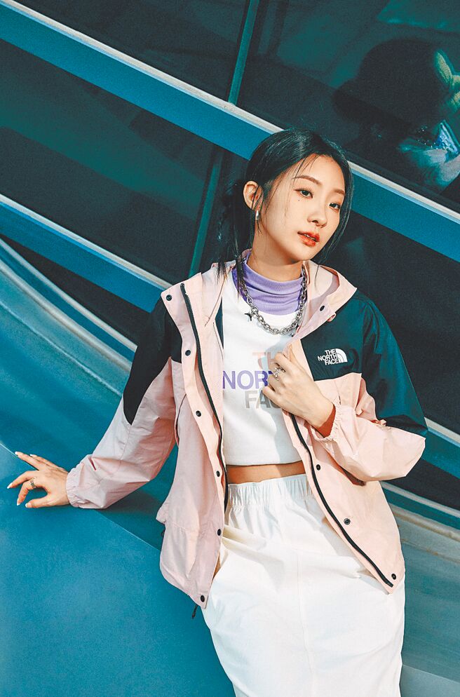 陈华是校唱女王，近来也跨足电影圈表现亮眼。（鲔鱼肚影音提供）