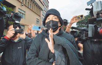 王大陸「逃兵失敗」今上午9時將入伍！大批媒體守候台北車站