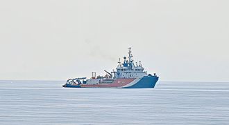 墜海勇鷹高教機撈起機身前段、黑盒子  急送判讀釐清原因