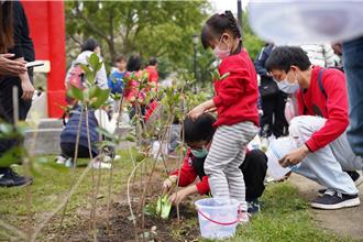 竹县响应植树月 种树、护树活动齐开跑