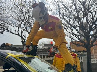 高雄車禍事故頻傳   高速撞擊救援不易   特搜專科訓練超逼真