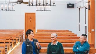 法神父助弱勢「58年心血慘遭大火消滅」 邰智源不捨強忍淚水