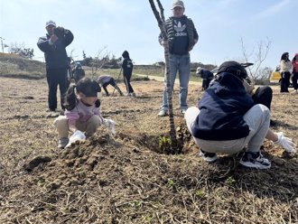馬管處攜手國小師生 莒光植樹節環境教育