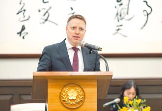 博明鼓吹台海 成沸騰的護城河