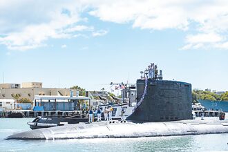 柯伯吉重台轻澳？