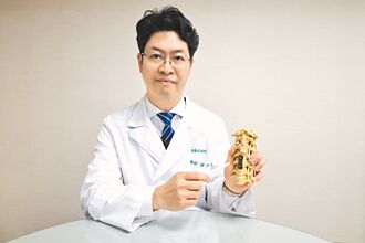 症状像中风 当心急性脊髓病变