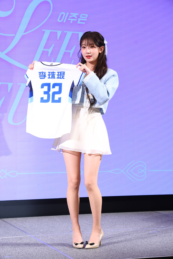 李珠珢正式加入富邦悍将啦啦队。（图／邓博仁摄）