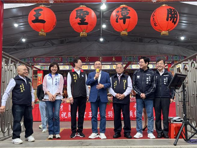 新北市長侯友宜、副市長劉和然今出席新店太平宮建廟220周年暨開漳聖王聖誕活動。（王揚傑攝）