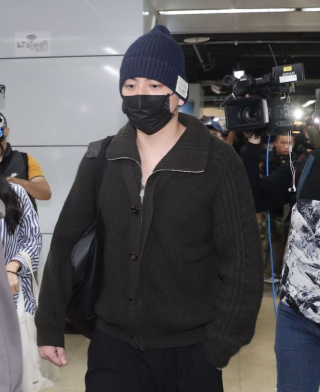 王大陆现身北车集合报到。（陈君玮摄）