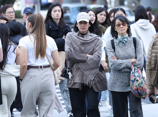 气象专家吴圣宇表示，下周二（18日）到下周四（20日）陆续有两股冷空气先后南下，台南以北到宜兰空旷地区可能有6到8度或更低的温度发生机会。（示意图／资料照）