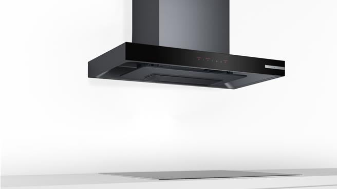 BOSCH的5D飓风环吸壁挂式排油烟机（DWF97CA20W），建议售价4万2000元。（BOSCH提供）