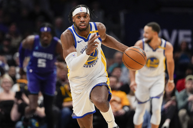 勇士希尔德（Buddy Hield）不舍威金斯（Andrew Wiggins）被交易。（图／路透）