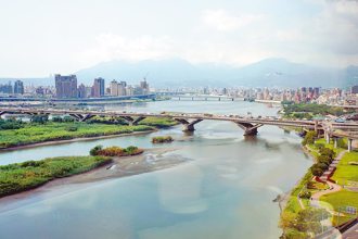 水岸景观失灵？淡水河首排豪宅赔售千万